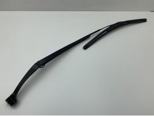 Used Front wiper arm Lexus IS (E3) 300h 2.5 16V Price € 25,00 Margin scheme offered by Japoto Parts B.V.