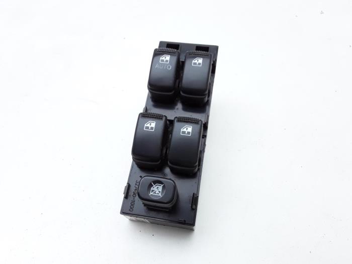 Usados Interruptor combinado de ventanillas Hyundai Matrix 1.6 16V Precio € 26,24 Norma de margen ofrecido por Japoto Parts B.V.