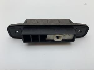Used Tailgate handle Toyota Avensis Wagon (T27) 2.0 16V D-4D-F Price € 29,95 Margin scheme offered by Japoto Parts B.V.