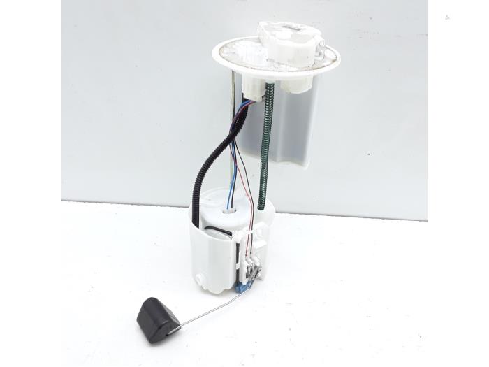 Toyota Yaris Petrol pumps stock