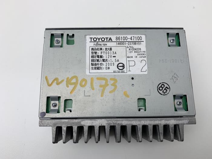 Radio amplifier from a Toyota Prius (ZVW3) 1.8 16V 2010