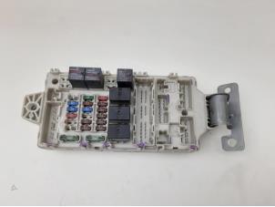 Usagé Boîte à fusibles Mitsubishi Grandis (NA) 2.4 16V MIVEC Prix € 49,99 Règlement à la marge proposé par Japoto Parts B.V.