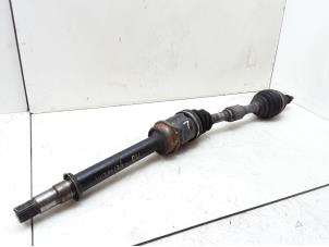 Used Front drive shaft, right Toyota Avensis Wagon (T25/B1E) 2.2 D-4D 16V D-CAT Price € 50,00 Margin scheme offered by Japoto Parts B.V.