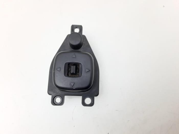 Usados Interruptor de retrovisor Mazda 2 (NB/NC/ND/NE) 1.4 16V Precio € 15,70 Norma de margen ofrecido por Japoto Parts B.V.