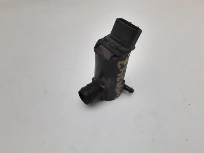 Używane Pompa spryskiwacza tyl Toyota RAV4 (A1) 2.0i,SR 16V 4x4 Cena € 10,49 Procedura marży oferowane przez Japoto Parts B.V.