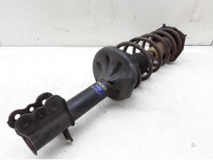 Used Rear shock absorber rod, right Nissan Qashqai (J10) 1.6 16V Price € 74,99 Margin scheme offered by Japoto Parts B.V.