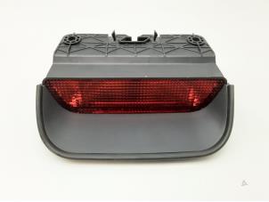 Używane Dodatkowe swiatlo stopu srodek Honda CR-V (RE) 2.0 16V Cena € 20,00 Procedura marży oferowane przez Japoto Parts B.V.