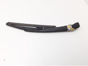 Used Rear wiper arm Mitsubishi ASX 1.6 MIVEC 16V Price € 14,95 Margin scheme offered by Japoto Parts B.V.