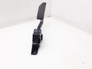 Used Accelerator pedal Isuzu D-Max (TFR/TFS) 2.5 D Twin Turbo 4x4 Price € 90,69 Inclusive VAT offered by Japoto Parts B.V.