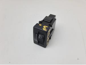 Used AIH headlight switch Isuzu D-Max (TFR/TFS) 2.5 D Twin Turbo 4x4 Price € 18,14 Inclusive VAT offered by Japoto Parts B.V.