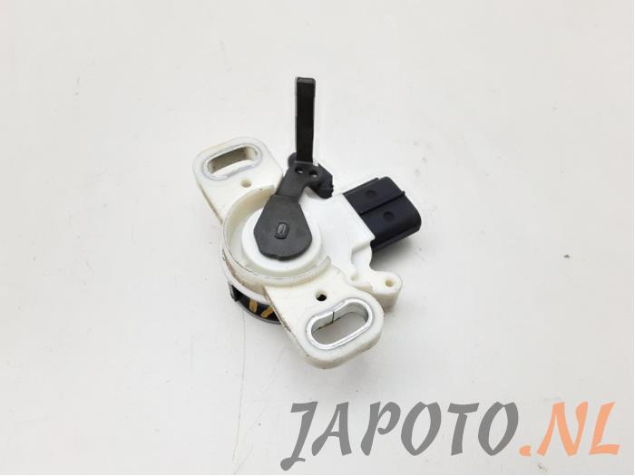 Sensor (other) from a Toyota Avensis Wagon (T27) 2.2 16V D-4D-F 150 2009