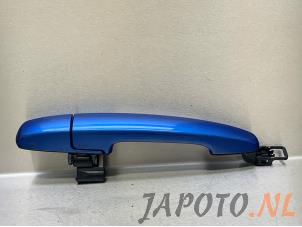 Używane Uchwyt drzwi lewych tylnych wersja 4-drzwiowa Suzuki Ignis (MF) 1.2 Dual Jet 16V Cena € 29,95 Procedura marży oferowane przez Japoto Parts B.V.
