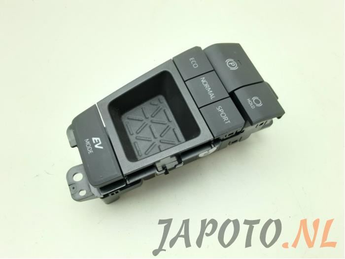 Gebrauchte Handbremse Schalter Toyota RAV4 (A5) 2.5 Hybrid 16V Preis € 104,95 Margenregelung angeboten von Japoto Parts B.V.