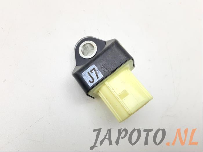 Gebrauchte Airbag Sensor Toyota RAV4 (A5) 2.5 Hybrid 16V Preis € 31,49 Margenregelung angeboten von Japoto Parts B.V.