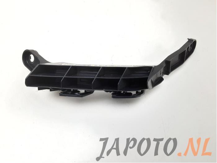 Rear bumper bracket, left from a Toyota RAV4 (A5) 2.5 Hybrid 16V 2019