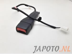 Usagé Insertion ceinture de sécurité avant gauche Toyota RAV4 (A5) 2.5 Hybrid 16V Prix € 49,00 Règlement à la marge proposé par Japoto Parts B.V.