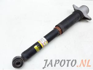 Used Rear shock absorber, left Toyota RAV4 (A5) 2.5 Hybrid 16V Price € 59,99 Margin scheme offered by Japoto Parts B.V.