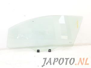 Używane Szyba drzwi lewych przednich wersja 4-drzwiowa Toyota Aygo (B40) 1.0 12V VVT-i Cena € 49,95 Procedura marży oferowane przez Japoto Parts B.V.