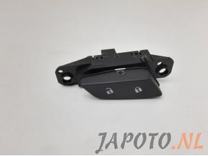 Używane Przelacznik centralnego zamka Chevrolet Aveo 1.2 16V Cena € 14,99 Procedura marży oferowane przez Japoto Parts B.V.