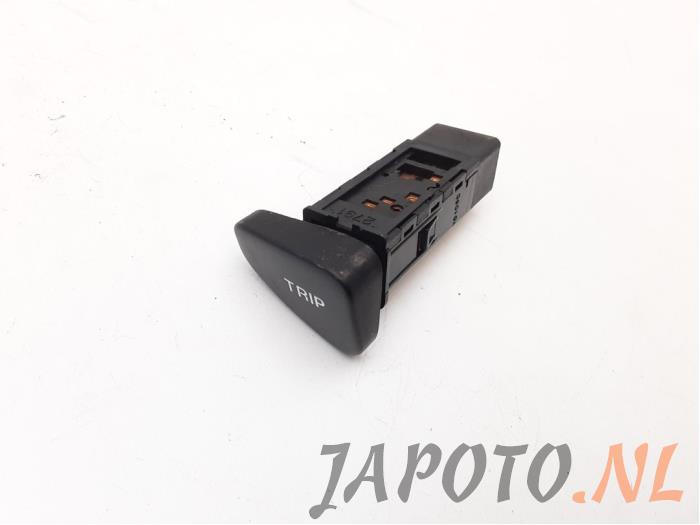 Używane Przelacznik Hyundai Accent 1.4i 16V Cena € 15,70 Procedura marży oferowane przez Japoto Parts B.V.