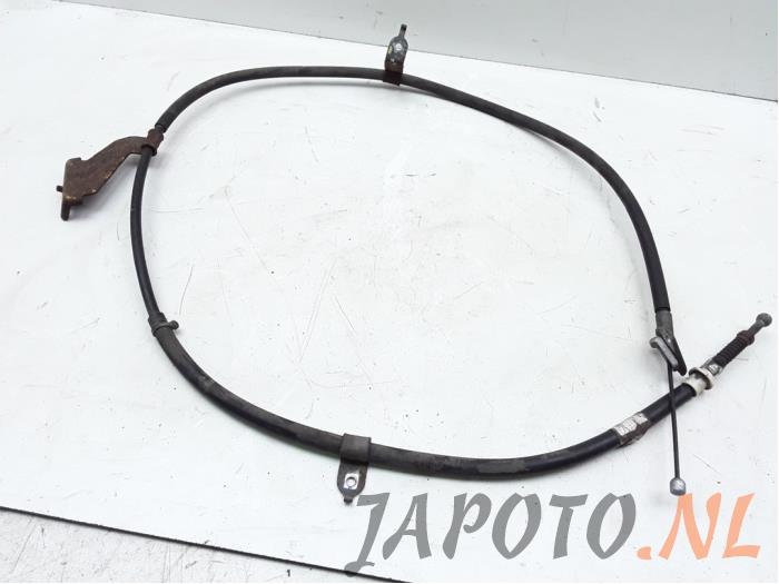 Parking brake cable from a Toyota Yaris III (P13) 1.33 16V Dual VVT-I 2012