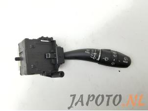 Usados Interruptor de limpiaparabrisas Kia Cee'd Sporty Wagon (EDF) 1.4 16V Precio € 24,95 Norma de margen ofrecido por Japoto Parts B.V.