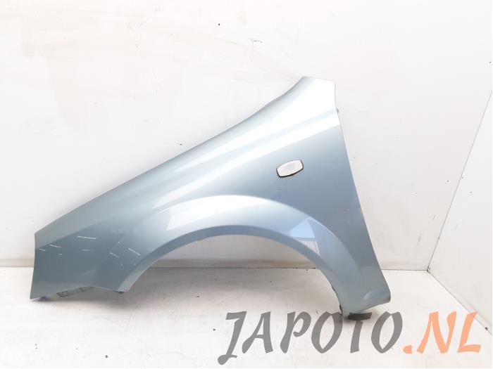 Front wing, left from a Daewoo Nubira Wagon (J100) 1.6 16V 2008