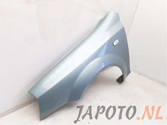 Front wing, left from a Daewoo Nubira Wagon (J100) 1.6 16V 2008