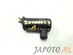 Używane Pompa spryskiwacza tyl Nissan Pixo (D31S) 1.0 12V Cena € 19,95 Procedura marży oferowane przez Japoto Parts B.V.
