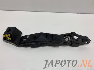 Used Front bumper bracket, left Kia Cee'd (EDB5) 1.4 CVVT 16V Price € 9,95 Margin scheme offered by Japoto Parts B.V.