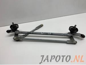 Usagé Mécanique essuie-glace Nissan Qashqai (J11) 1.6 dCi All Mode 4x4-i Prix € 59,95 Règlement à la marge proposé par Japoto Parts B.V.