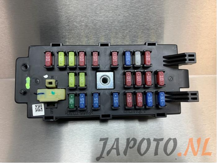 Fuse box from a Daewoo Epica 2.5 24V 2008