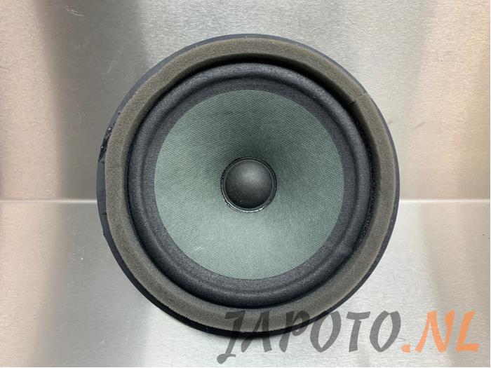Speaker from a Suzuki Vitara (LY/MY) 1.6 16V VVT AllGrip 2018