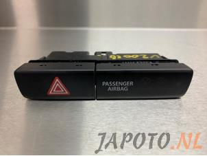 Used Panic lighting switch Suzuki Vitara (LY/MY) 1.6 16V VVT AllGrip Price € 12,09 Inclusive VAT offered by Japoto Parts B.V.