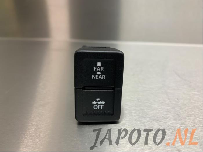Używane Przelacznik Suzuki Vitara (LY/MY) 1.6 16V VVT AllGrip Cena € 25,35 Z VAT oferowane przez Japoto Parts B.V.