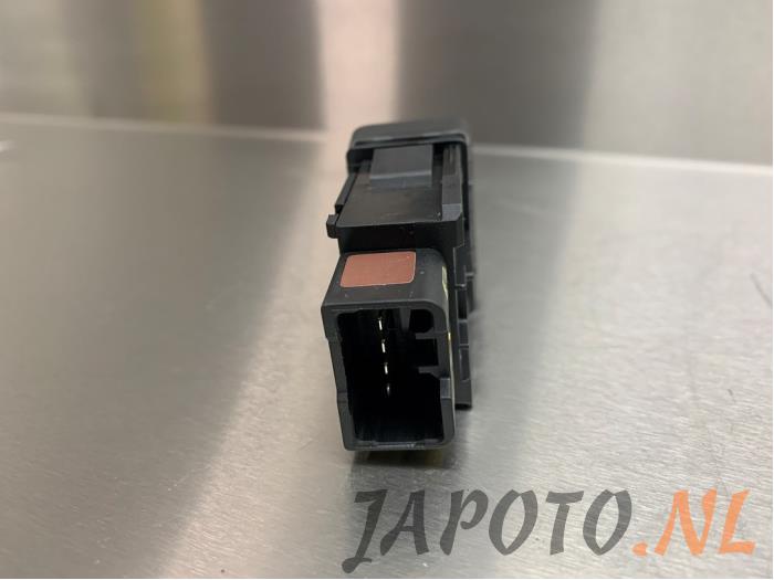 ESP switch from a Suzuki Vitara (LY/MY) 1.6 16V VVT AllGrip 2018