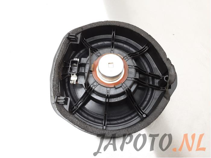 Haut-parleur d'un Honda Civic (FK6/7/8/9) 1.0i VTEC Turbo 12V 2018