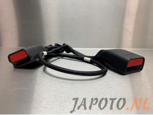 Used Rear seatbelt buckle, centre Honda Civic (FK6/7/8/9) 1.0i VTEC Turbo 12V Price € 24,95 Margin scheme offered by Japoto Parts B.V.