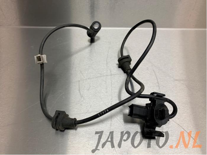 Używane Czujnik ABS Honda Civic (FK6/7/8/9) 1.0i VTEC Turbo 12V Cena € 36,70 Procedura marży oferowane przez Japoto Parts B.V.