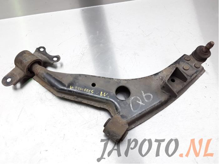Front lower wishbone, left from a Daewoo Epica 2.5 24V 2008