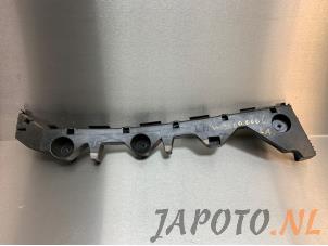 Usados Soporte de parachoques izquierda detrás Mazda 6 (GH12/GHA2) 2.0i 16V S-VT Precio € 9,95 Norma de margen ofrecido por Japoto Parts B.V.