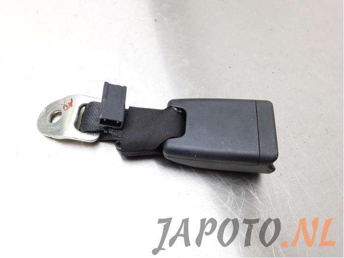 Insertion ceinture de sécurité arrière gauche d'un Toyota Aygo (B40) 1.0 12V VVT-i 2015