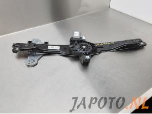 Usagé Lève vitre électrique avant droit Nissan Qashqai (J11) 1.2 DIG-T 16V Prix € 49,00 Règlement à la marge proposé par Japoto Parts B.V.