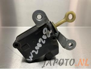 Usados Motor de cierre centralizado Toyota Aygo (B10) 1.0 12V VVT-i Precio € 24,95 Norma de margen ofrecido por Japoto Parts B.V.