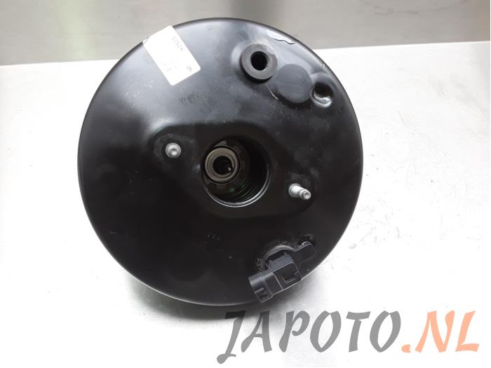 Brake servo from a Toyota Aygo (B40) 1.0 12V VVT-i 2015