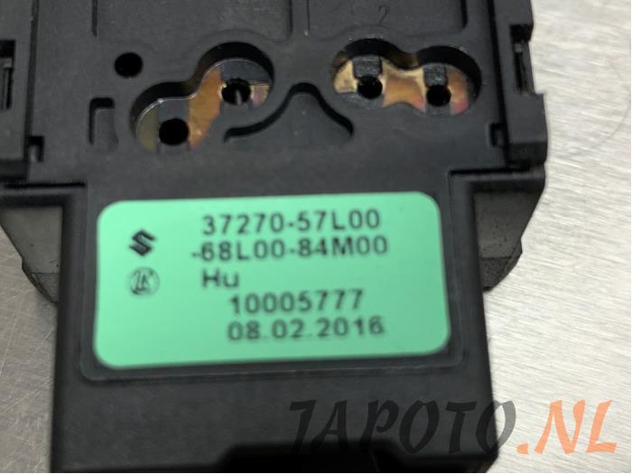 Interruptor luz antiniebla de un Suzuki Swift (ZA/ZC/ZD) 1.2 16_ 2015