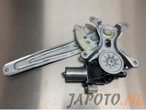 Usagé Lève vitre électrique arrière gauche Suzuki Swift (ZA/ZC/ZD) 1.2 16_ Prix € 40,00 Règlement à la marge proposé par Japoto Parts B.V.
