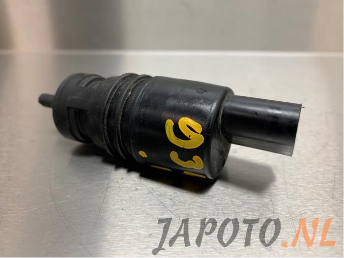 Pompa spryskiwacza przód z Suzuki Swift (ZA/ZC/ZD) 1.2 16_ 2015