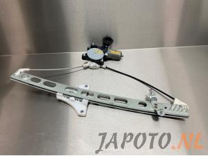 Usagé Lève vitre électrique avant droit Suzuki Swift (ZA/ZC/ZD) 1.2 16_ Prix € 59,95 Règlement à la marge proposé par Japoto Parts B.V.