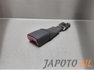 Used Rear seatbelt buckle, right Toyota Prius (NHW20) 1.5 16V Price € 14,95 Margin scheme offered by Japoto Parts B.V.